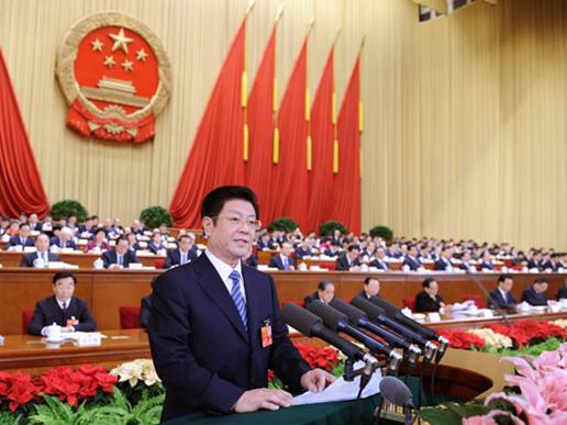 受全国人大常委会委托,全国人大常委会副委员长王兆国向大会作关于刑事诉讼法修正案草案的说明。