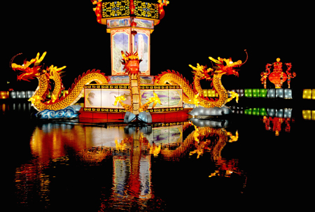De belles lanternes, exposées mardi dans la ville de Anyang dans la province du Henan pour le prochain Nouvel An chinois (la Fête du Printemps), ont attiré beaucoup de visiteurs.