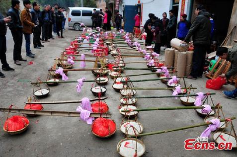 Un mariage traditionnel de l'ethnie Dong