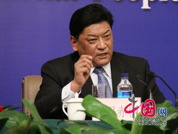 白玛赤林说:达赖是西藏不稳定根源。 白玛赤林说:达赖是西藏不稳定根源。