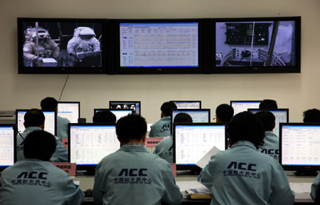 Les six astronautes sélectionnés pour la troisième mission spatiale habitée chinoise finissent actuellement leur dernier entraînement avant le lancement du vaisseau Shenzhou-7 programmé entre le 25 et le 30 septembre, selon une responsable de la mission.
