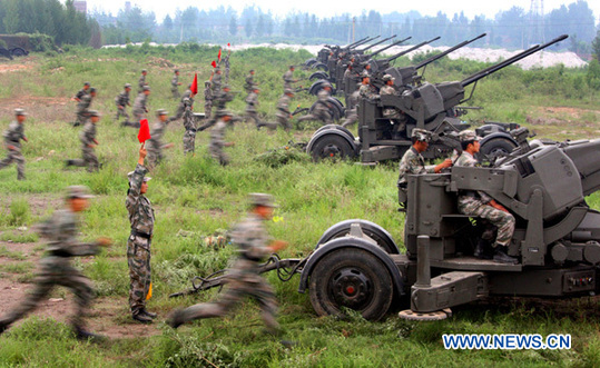 La Chine a continué mercredi son exercice anti-aérien 'Vanguard 2010' dans sept villes des provinces du Henan (centre) et du Shandong (est).
