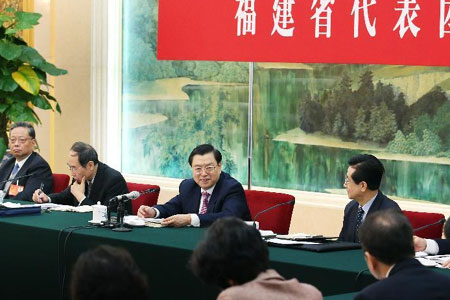 Des dirigeants chinois mettent l'accent sur le bien-être du peuple