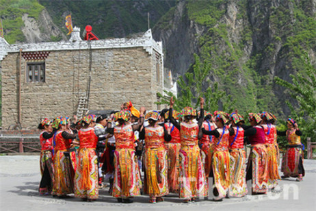 [Visite dans les régions tibétaines du Sichuan]--La voie de la renaissance du village tibétain Ganbao après le séisme